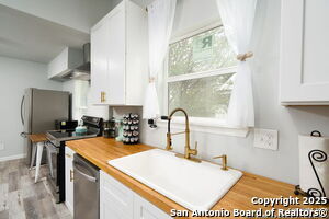 114 Dilworth St in San Antonio, TX - Building Photo - Building Photo