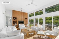 4 Hollow Tree Ln in East Hampton, NY - Building Photo - Building Photo