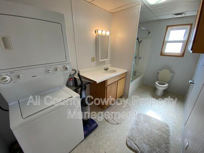 2765 Hwy 130 in Centennial, WY - Building Photo - Building Photo