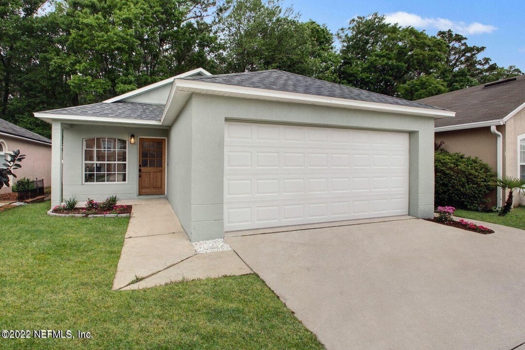 3462 Talisman Drive in Middleburg, FL - Building Photo