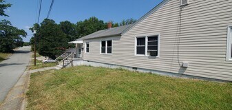 2400 Maywood St in Greensboro, NC - Building Photo