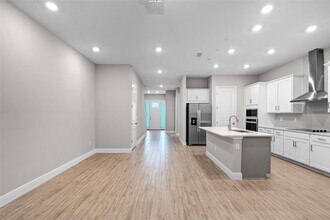 6477 Cyrils Dr in St. Cloud, FL - Building Photo - Building Photo