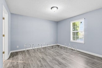 112 Waterford Dr in Oak Grove, KY - Building Photo - Building Photo