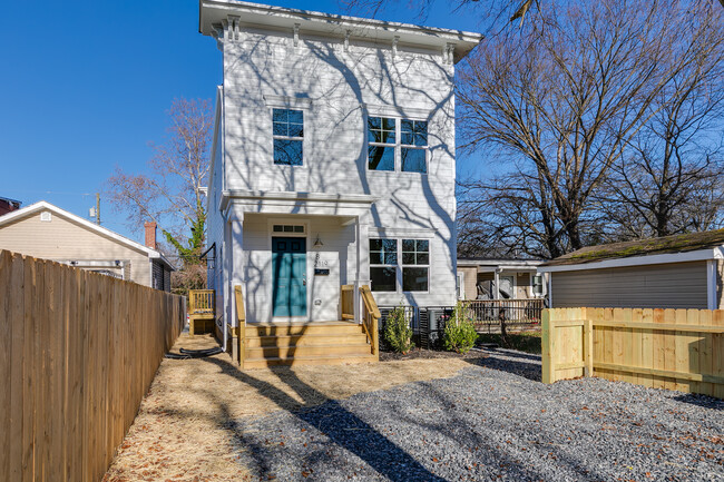 2119 Selden St in Richmond, VA - Foto de edificio - Building Photo