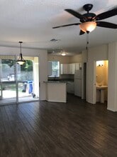 2212 Golden Oak Ln in Valrico, FL - Foto de edificio - Building Photo