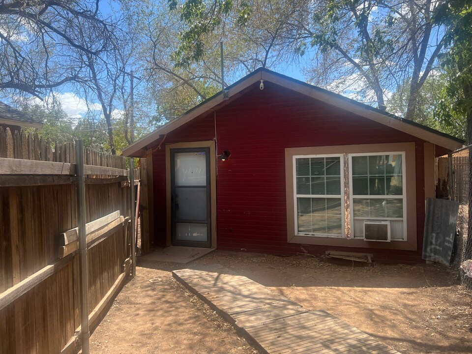 2117 15th St in Lubbock, TX - Building Photo