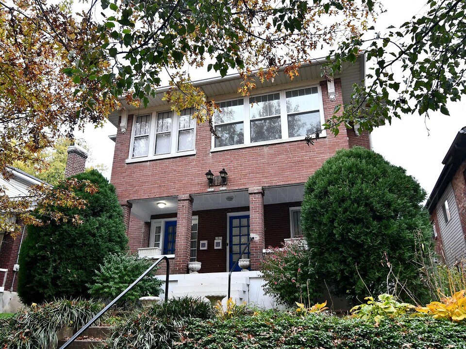 2177 Baringer Ave in Louisville, KY - Building Photo