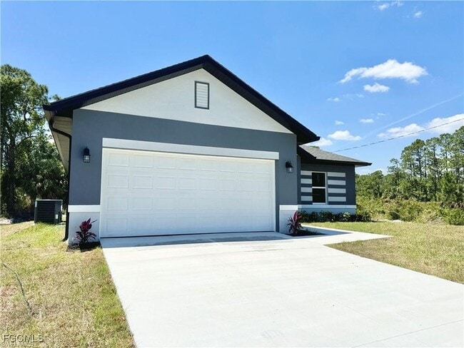 236 Nautilus Ave S in Lehigh Acres, FL - Building Photo - Building Photo