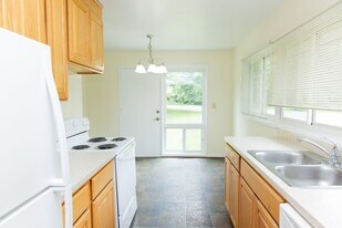 138 Mimosa Ct in Charlottesville, VA - Building Photo