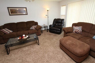 37 Red Plank Wy in Rochester, NY - Building Photo - Building Photo