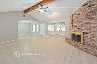 8703 Saratoga Forest Dr in Houston, TX - Building Photo - Building Photo