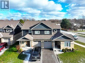 11 Manhattan Ct. in St Catharines, ON - Building Photo