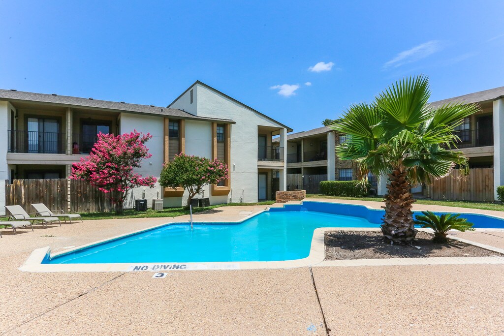 The Colony Apartments in Waco, TX