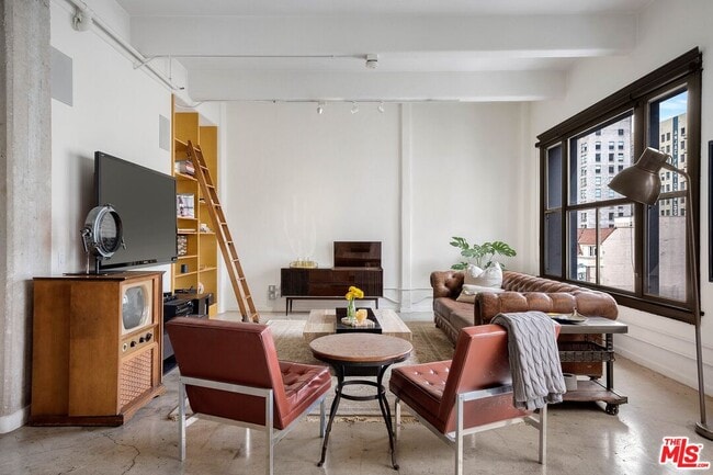 814 S Spring St-Unit -5 in Los Angeles, CA - Foto de edificio - Building Photo