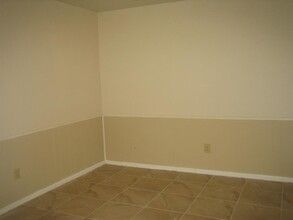10426 Sagebluff Dr in Houston, TX - Building Photo - Building Photo
