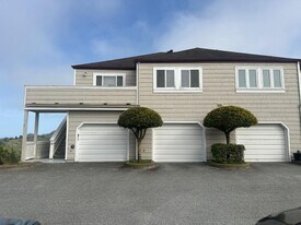 671 Pointe Pacific Dr in Daly City, CA - Building Photo