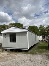 8102 Yale St in Houston, TX - Building Photo - Building Photo