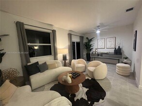2738 SE 24th Terrace in Homestead, FL - Building Photo - Building Photo