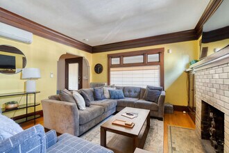 2034 NE Flanders St in Portland, OR - Building Photo - Building Photo