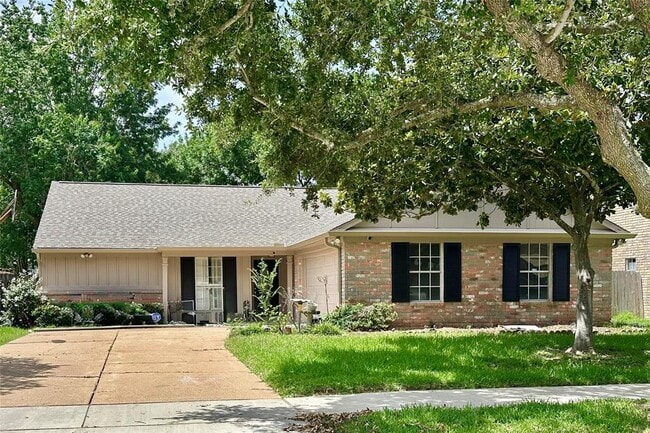 3418 Green Fields Dr
