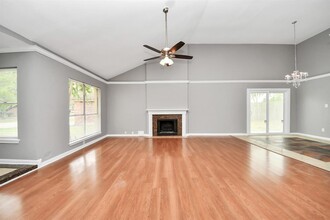 6823 Drewlaine Fields Ln in Katy, TX - Foto de edificio - Building Photo