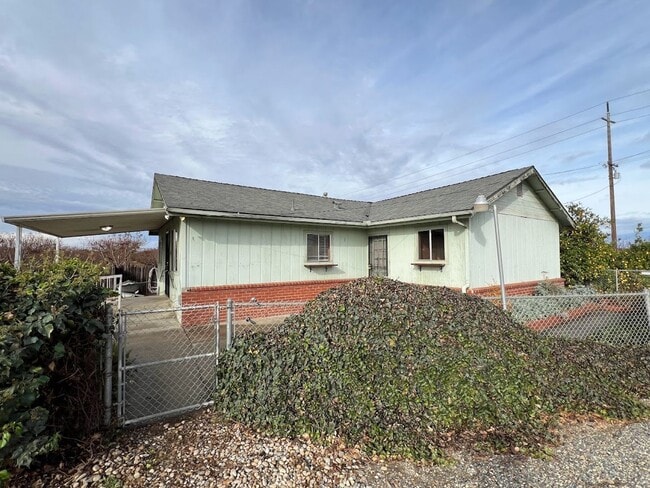16109 Manning Ave in Reedley, CA - Building Photo - Building Photo