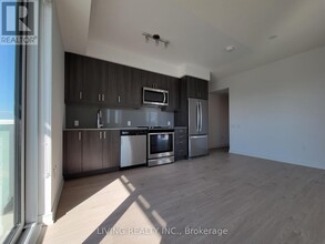 8-1808 Nahani Way in Mississauga, ON - Building Photo - Building Photo