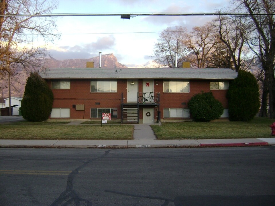1599 S 800 E in Orem, UT - Foto de edificio