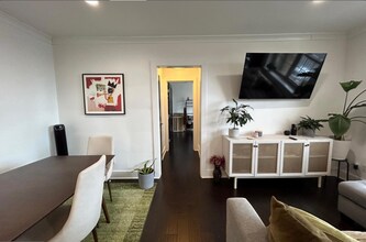 939 Longfellow St NW in Washington, DC - Foto de edificio - Building Photo