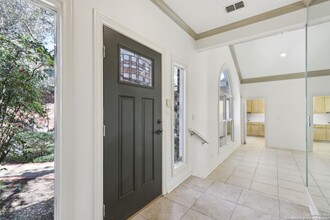 1 Villa Bonita in San Antonio, TX - Foto de edificio - Building Photo