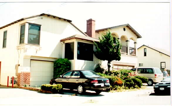 38 Hermosa Ave in Millbrae, CA - Foto de edificio