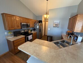 112 Northfield Rd in Manhattan, KS - Building Photo - Building Photo