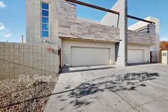 705 Alcalde Pl SW in Albuquerque, NM - Foto de edificio - Building Photo