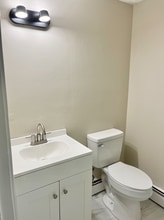 360 Pleasant Valley Rd, Unit D in South Windsor, CT - Building Photo - Building Photo