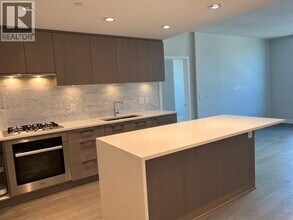 5410 Shortcut Rd in Vancouver, BC - Building Photo - Building Photo