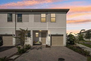 Havens at Hickory Tree | Townhome Apartments in St. Cloud, FL - Building Photo