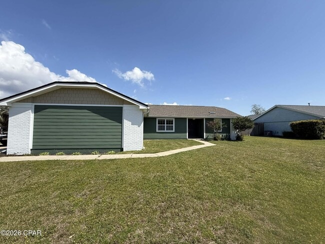 101 Saratoga Pl in Lynn Haven, FL - Building Photo - Building Photo