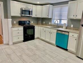 54 Madison Ave in Everett, MA - Building Photo - Building Photo