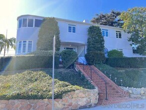 3311 Xenophon St in San Diego, CA - Foto de edificio - Building Photo