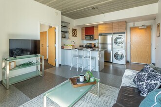 Z West Apartments in Ann Arbor, MI - Building Photo - Interior Photo