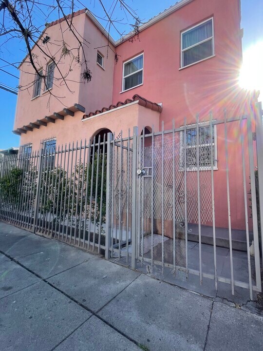 1208 S St Andrews Pl, Unit 1208 St. Andrews Place in Los Angeles, CA - Building Photo