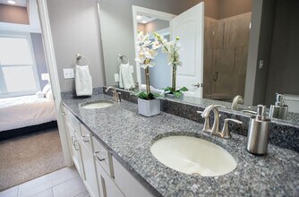 1608 Residence Dr in Columbia, MO - Building Photo - Building Photo