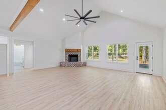 927 Magdalena Street in Sulphur, LA - Building Photo - Building Photo