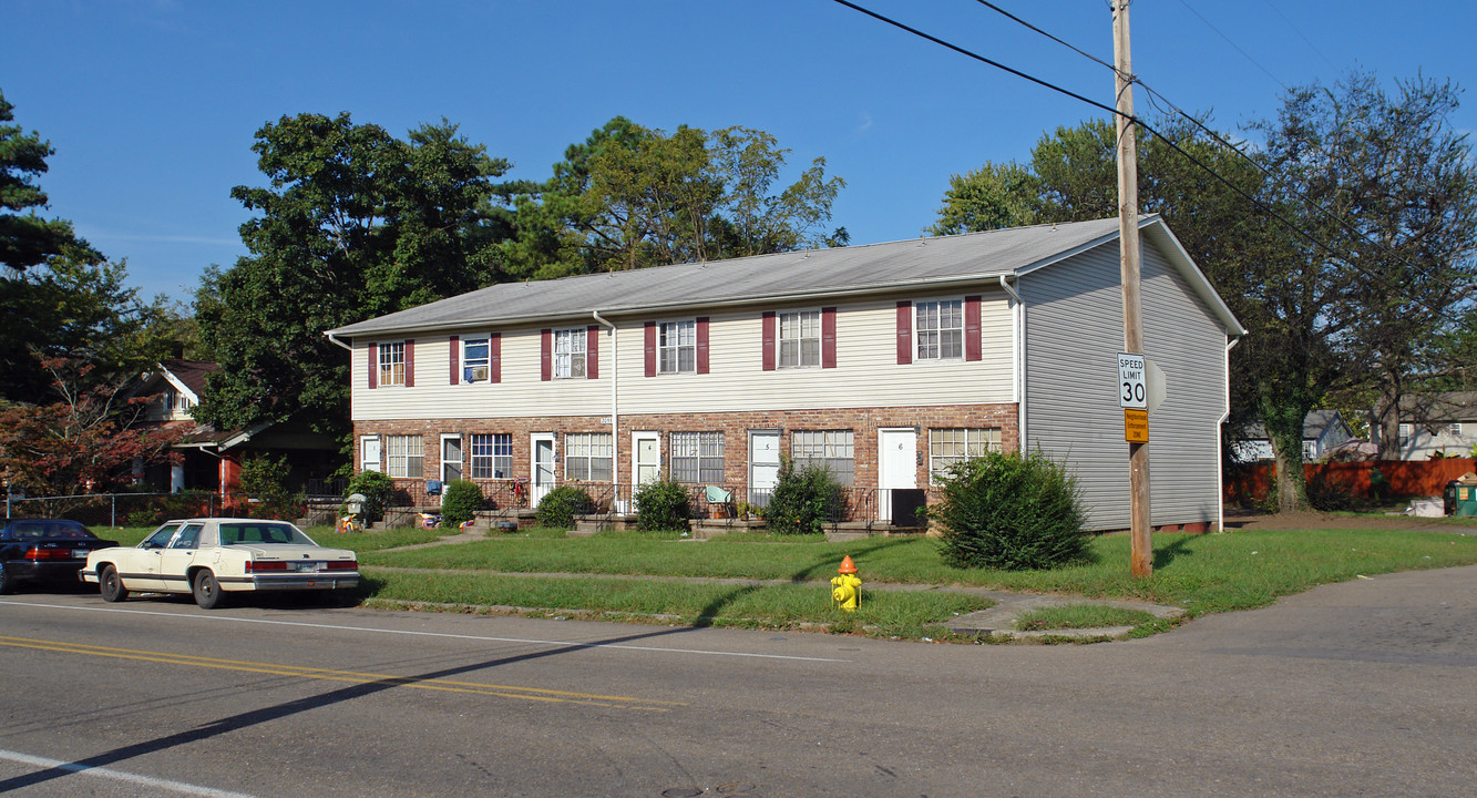 2055 Washington Ave in Knoxville, TN - Foto de edificio