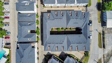 6072 Kansas St in Houston, TX - Foto de edificio - Building Photo