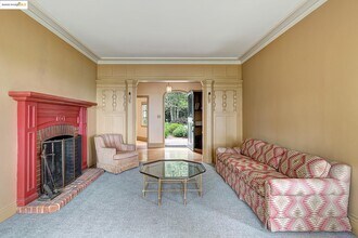 1542 Hawthorne Terrace in Berkeley, CA - Building Photo - Building Photo
