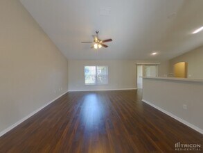 1829 Western Hills Ln in Mascotte, FL - Foto de edificio - Building Photo