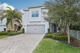1402 Myrtle Oak Ter in Hollywood, FL - Foto de edificio - Building Photo