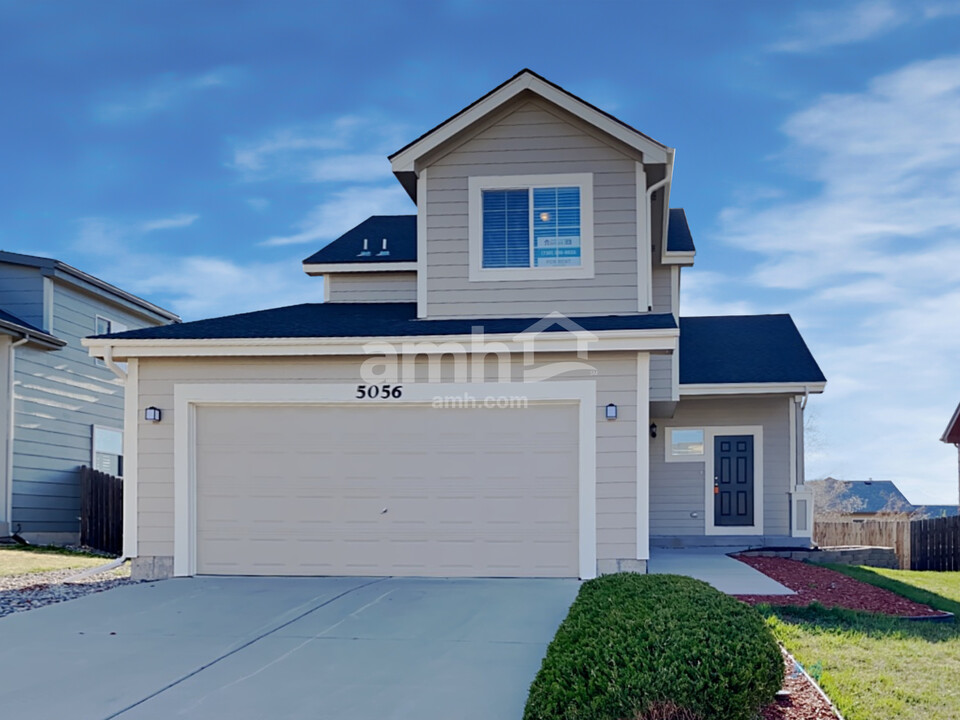 5056 Stone Fence Dr in Colorado Springs, CO - Foto de edificio