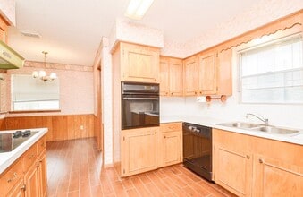 8911 Stroud Dr in Houston, TX - Building Photo - Building Photo